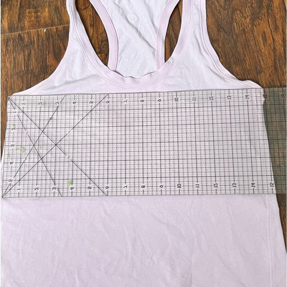 Lululemon Love Tank Lavender Purple Scoop Neck Racerback Yoga Top Size 2 - Picture 4 of 4